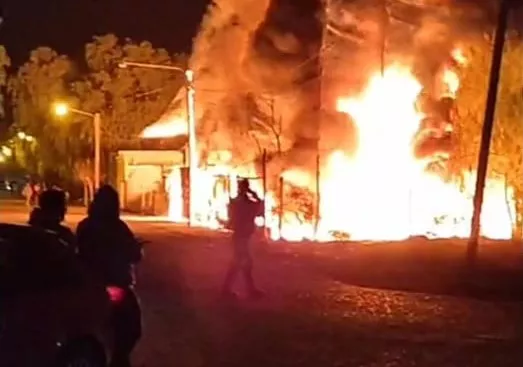 Incendio-en-Sarmiento1