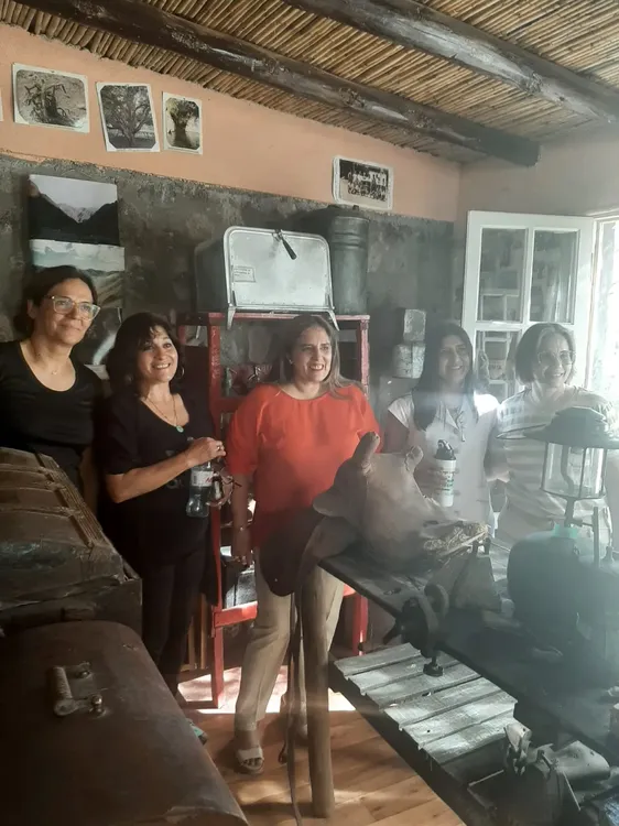 ea82527a-64c9-48e5-a5ef-23b19b844002 (1)