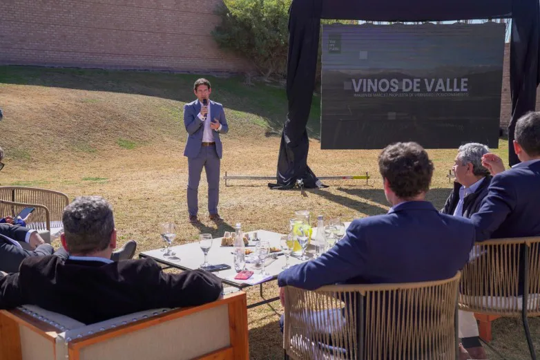 c20db3e89cd11e264803ca86a2764c0f_L