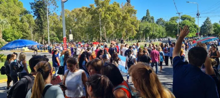 f768x1-334114_334241_5050