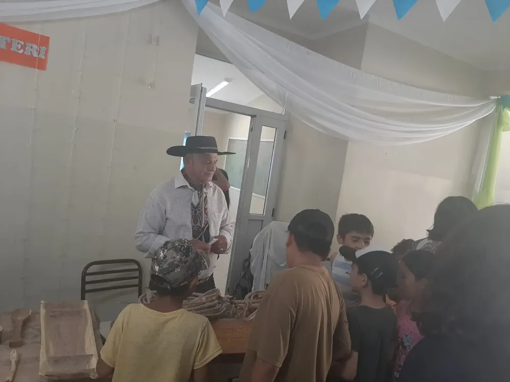 32c0a971-4a91-4e9a-85f9-3a6c9fea3c76