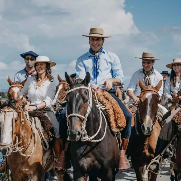 f768x1-335923_336050_5050