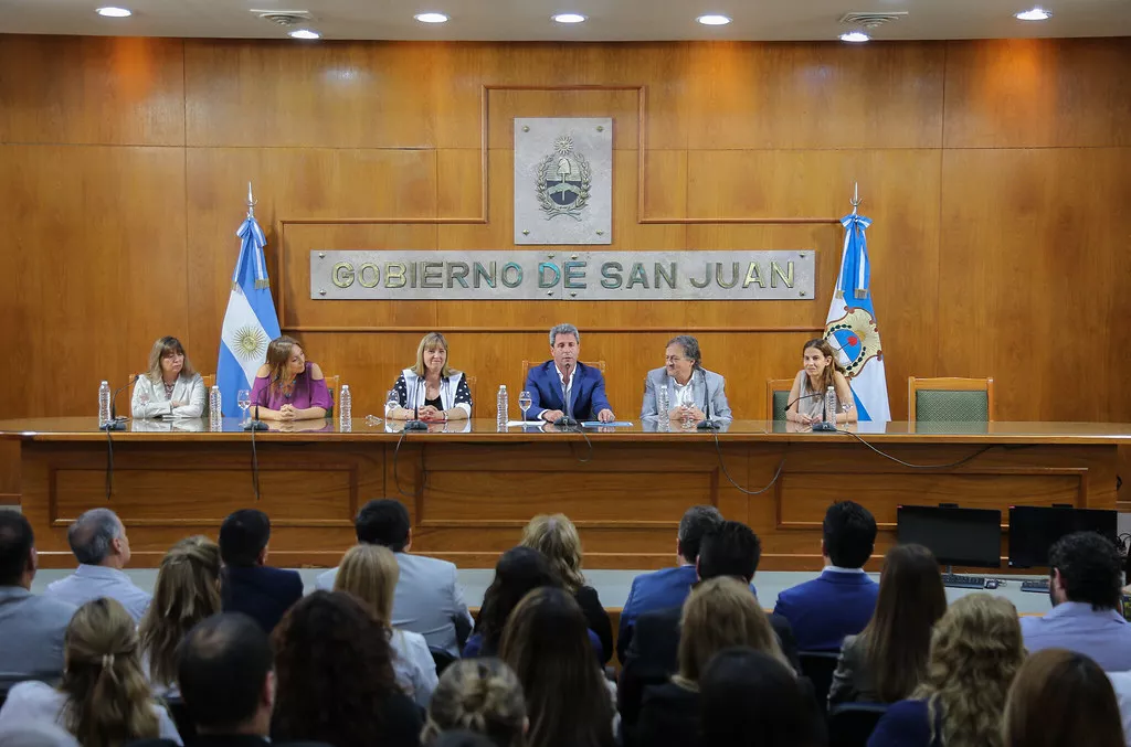 52453484666_9302870997_b