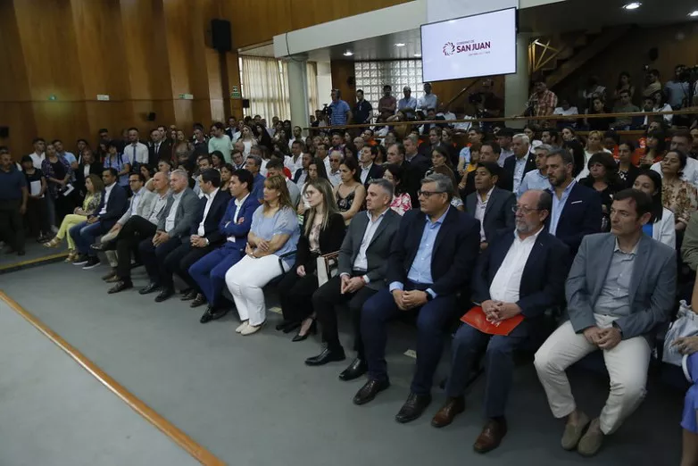 a6d163144039c51e53325a6a21ab3967_L