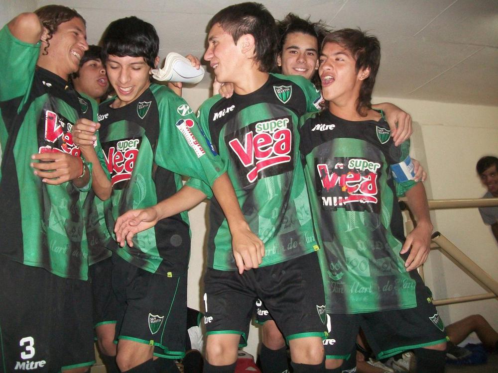 78174_1479105140632_6090928_o-1536x1152