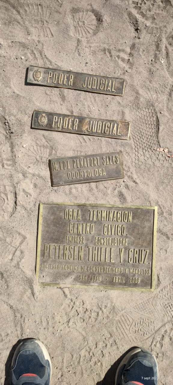 39cf5421-4a1a-4eb1-8ceb-ac4aff7819c2