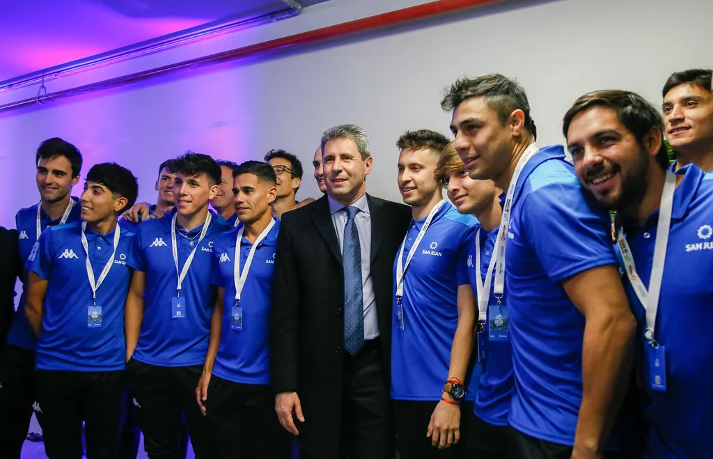 52975418056_b928835509_b