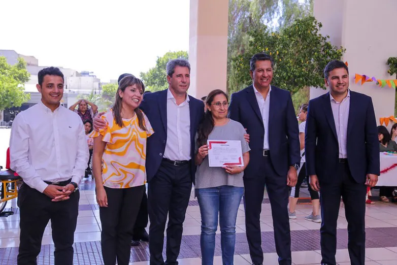 d247c5600745143d75fe1181d69fe155_L