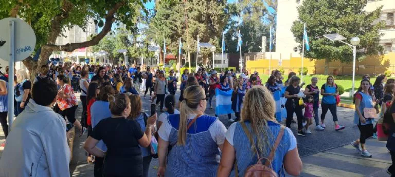 f768x1-334113_334240_5050