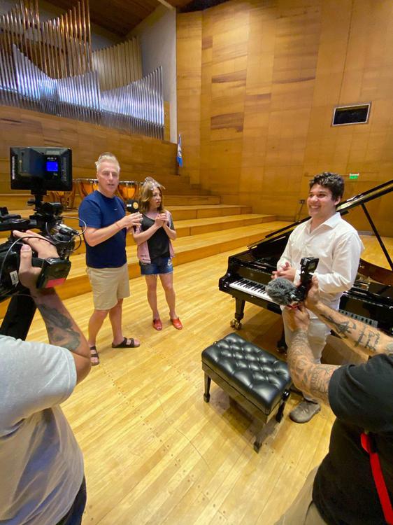 Eq2OjizW4AE9eTB-1068x1424