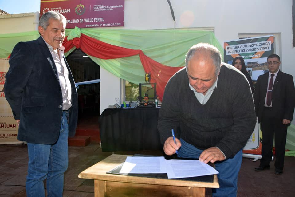 280505657_375909901230639_1235696157671432874_n