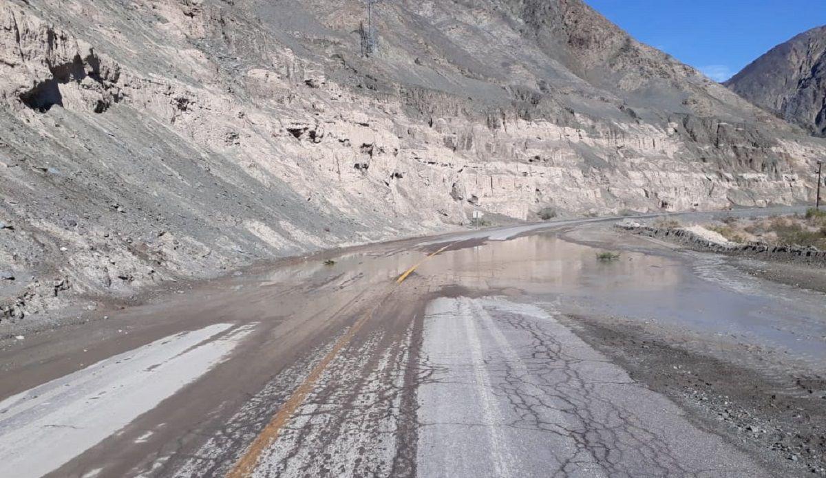 ruta-150-creciente-roca-piedras-3jpeg