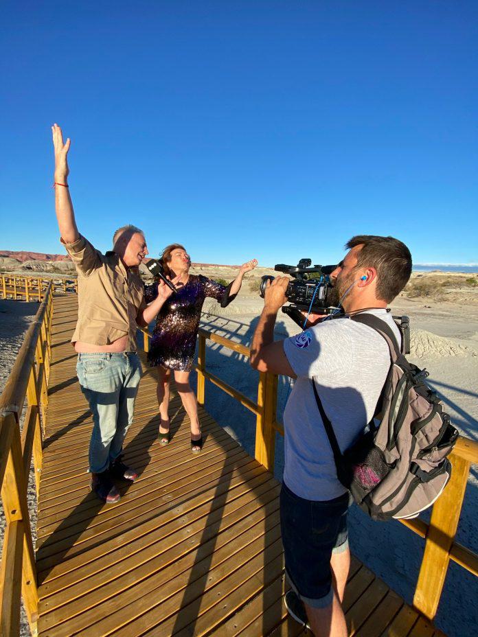 Eq2S33LXMAANSc3-696x928