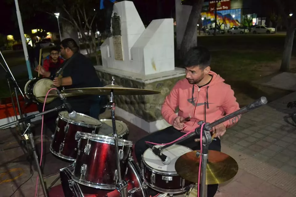 290332873_411464461008516_2953407752649005487_n