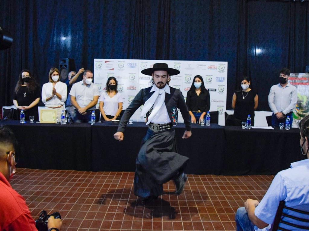 51887725040_47850820ff_b