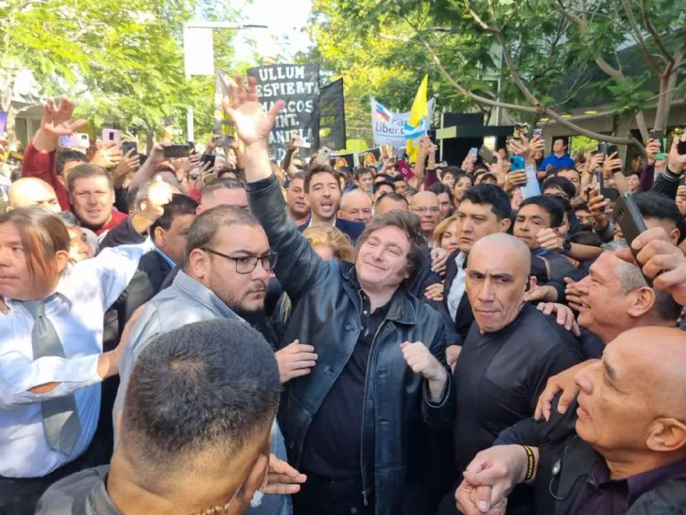 f768x1-338639_338766_5050