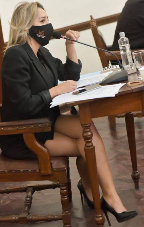 44615-piden-a-bettina-cite-el-destino-que-dara-a-la-ayuda-de-us-25-millones