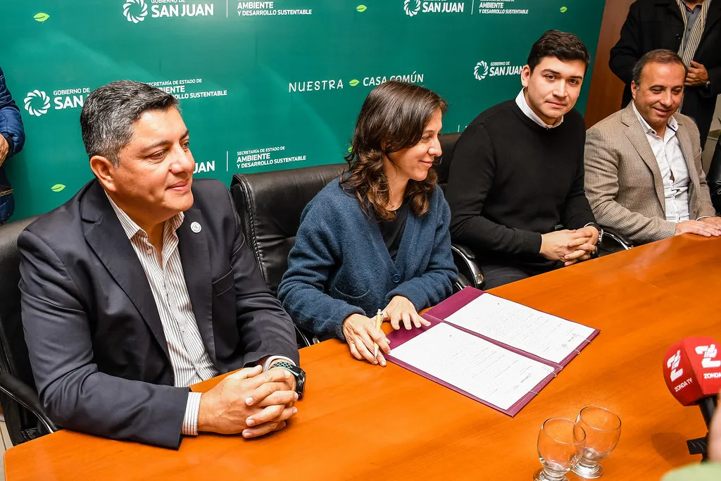 53038902894_f6105e7c89_b