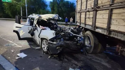accidente-circunvalacion-camioneta-camion-2jpeg