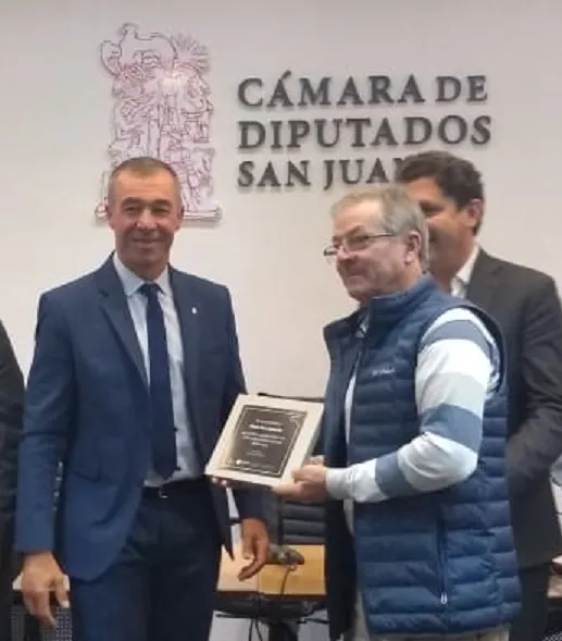 24092803-b5b5-4c9b-b803-3b5bf89dd320