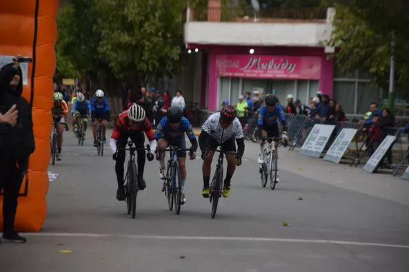 438097718_837160821772209_1775635732876106533_n