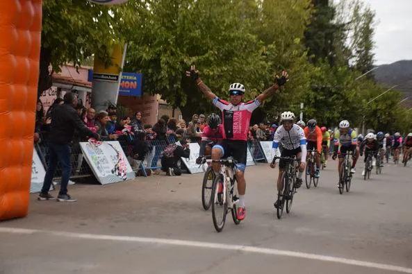 435773604_837157915105833_4760969477066899721_n