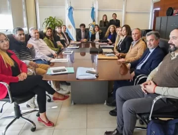 DCC060824-002F08-360x272