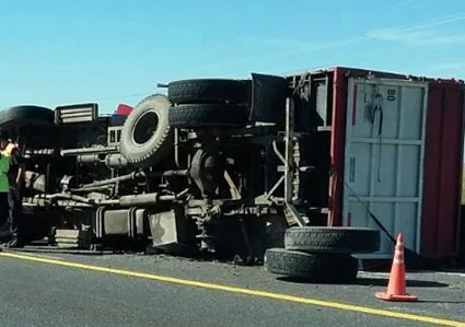 vuelco-camion-guano4
