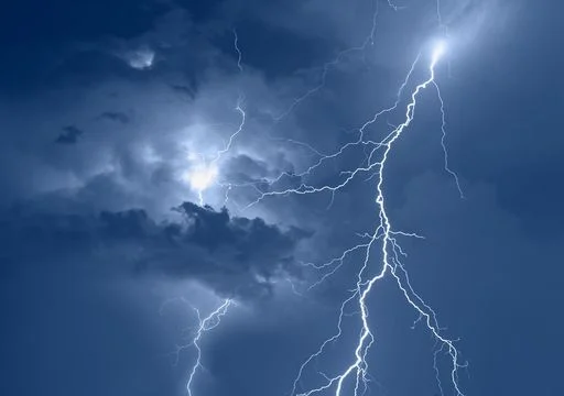 tormentas-electricas-granizo-lluvias-verano-febrero-2022-trece-regiones-de-chile-en-alerta-1645617195900_512