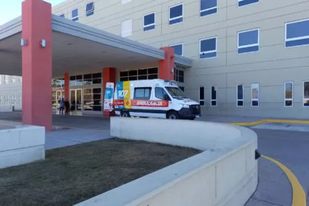 ambulancia-hospital-rawson-emergencia-accidente-2-450x300