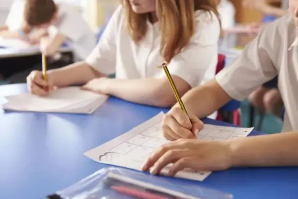 600x400_vouchers-educativos-casos-estudiante-puede-perder-beneficio-1030453-084718
