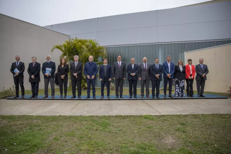 ebac95f88585533a3069c8b433ad30f3_L