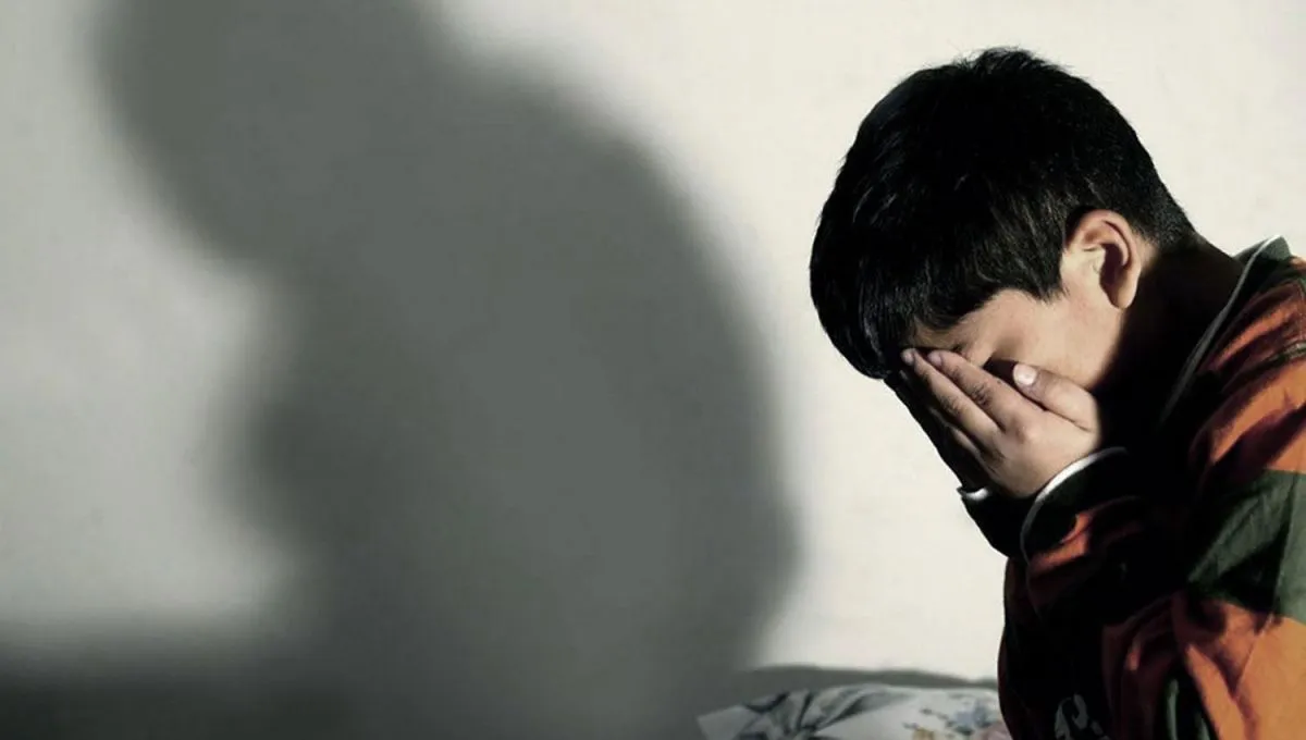 violacion nene