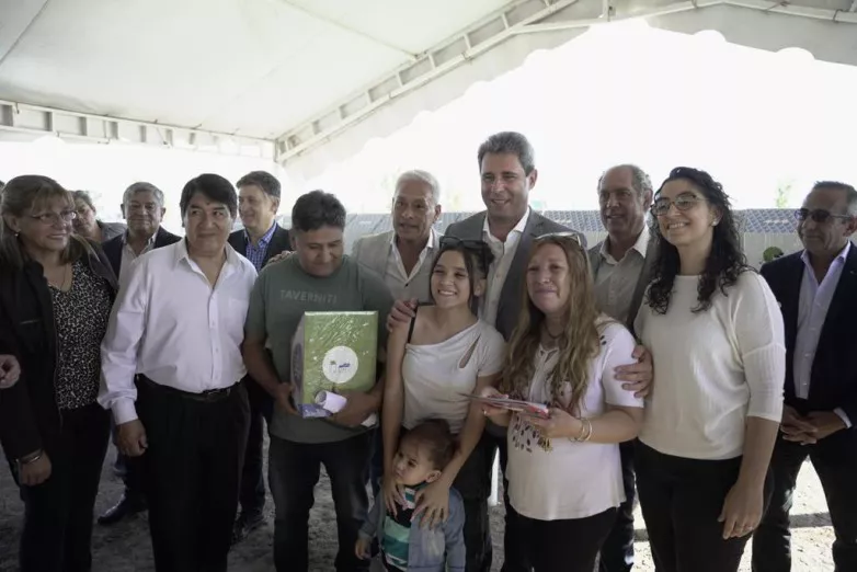 30f25af0f47811839314006702bb60e4_L