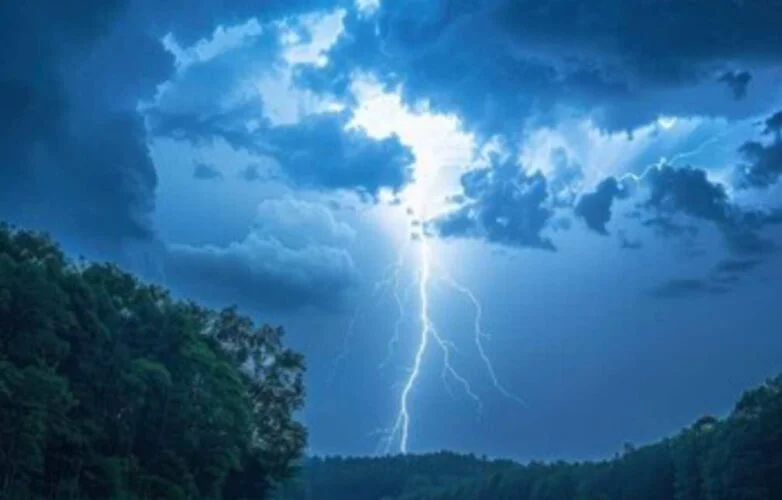 vientos-huracanados-y-lluvias-torrenciales-emergencia-meteorologica-en-varias-provincias-782x500 (1)