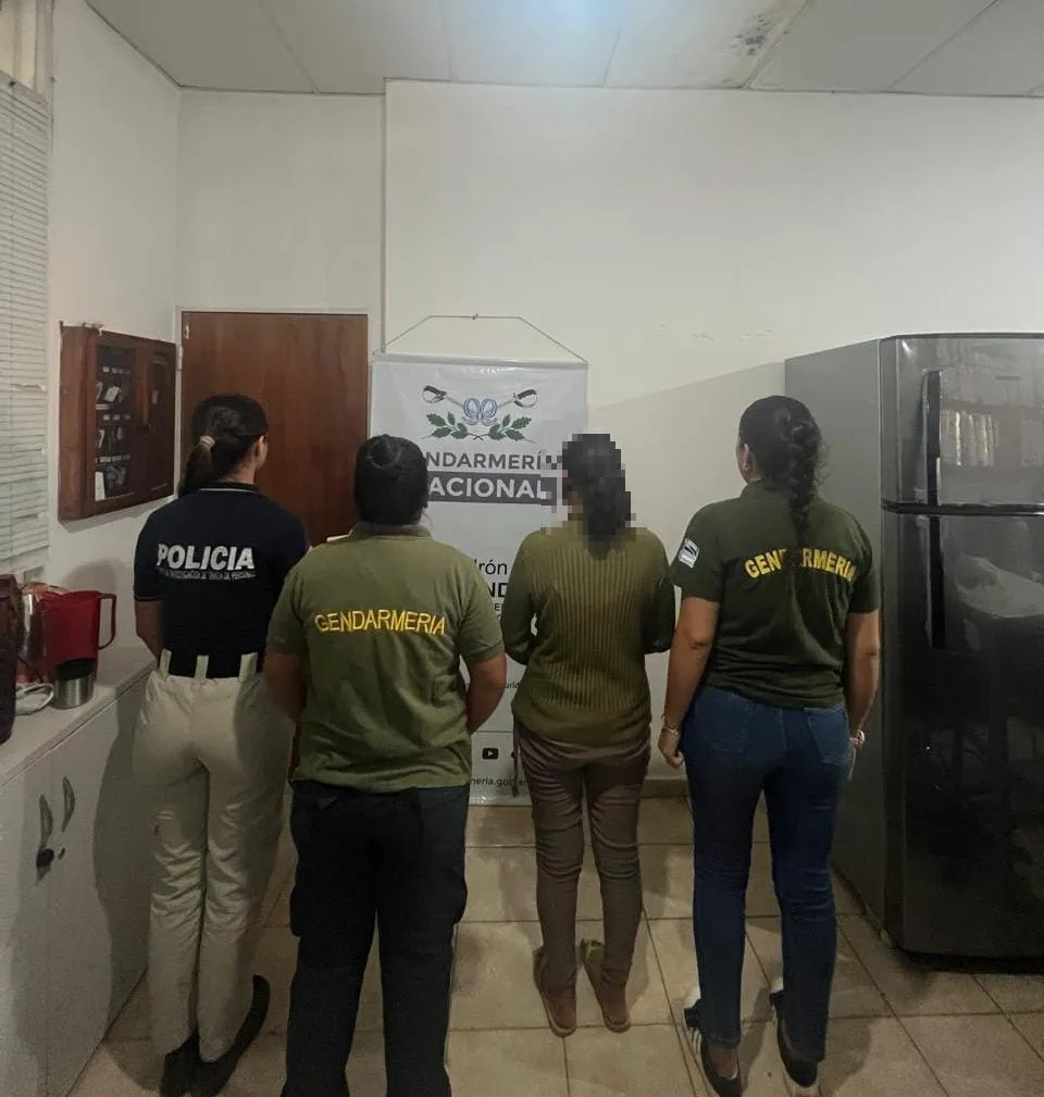 rescatan_a_una_joven_que_estaba_retenida_en_la_republica_del_paraguay_contra_su_voluntad