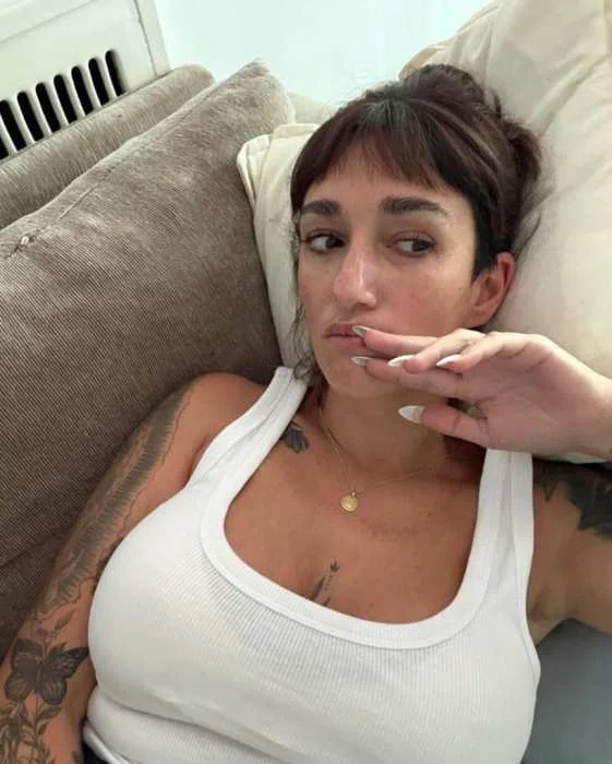 Leila-12