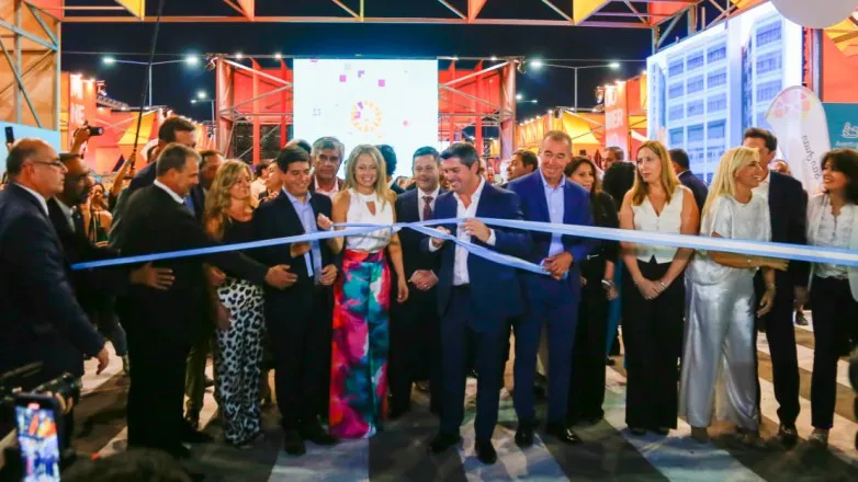 fa32351cdc9545b0a3932c69ec2ed248_L