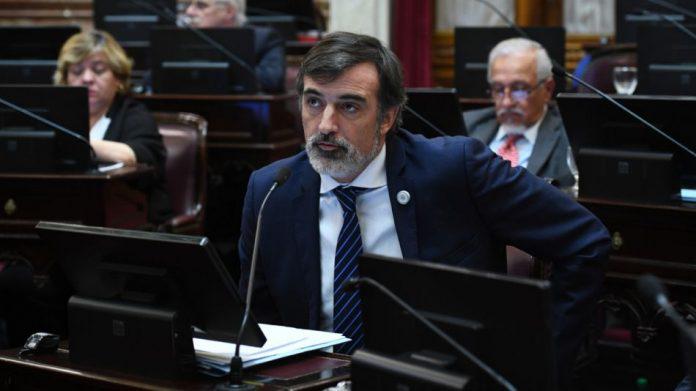 Esteban-Bullrich-696x391