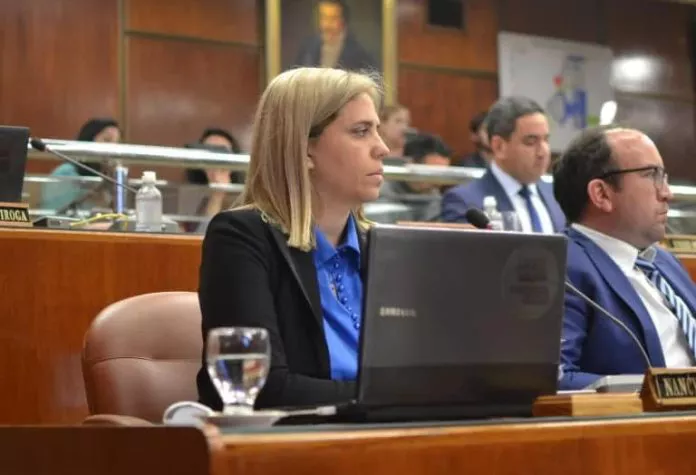 diputados-oposicion-e1663778134150-696x475