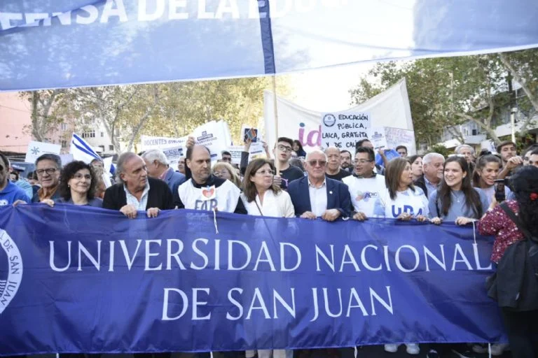 f768x1-371346_371473_5050