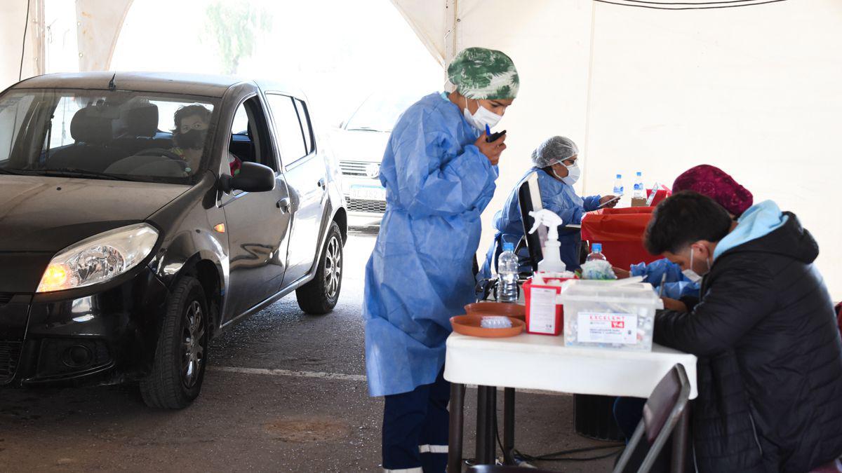 covid-coronavirus-san-juan-vacunacion-autovac-autos-25jpg
