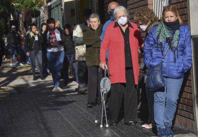 con-el-aumento-anunciado-del-5-mas-el-medio-aguinaldo-la-gran-mayoria-los-jubilados-y-pensionados-van-estar-cobrando-unos-28500-diciembre