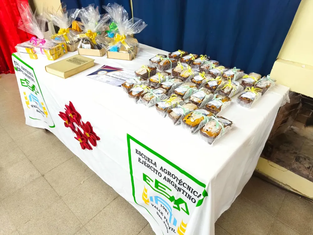 b8a42949-33e8-4284-8da7-47362afd1d94