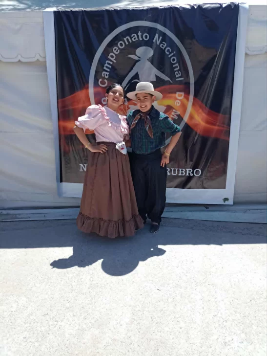 Fredes-Gonzalez-Mencion-Especial-Pareja-de-danza-tradicional-menor-547x728
