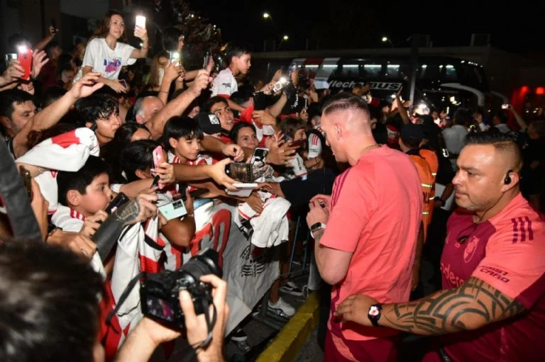 f768x1-402390_402517_5050