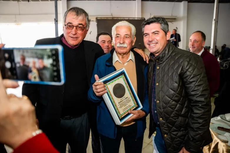 92b27cd44f4805234b19c79e3d854fc1_L