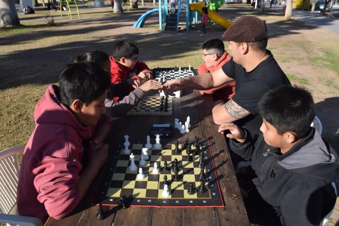 451512837_896786602476297_3288890759267419430_n