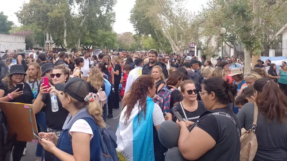 docentesparo_crop1678811925435