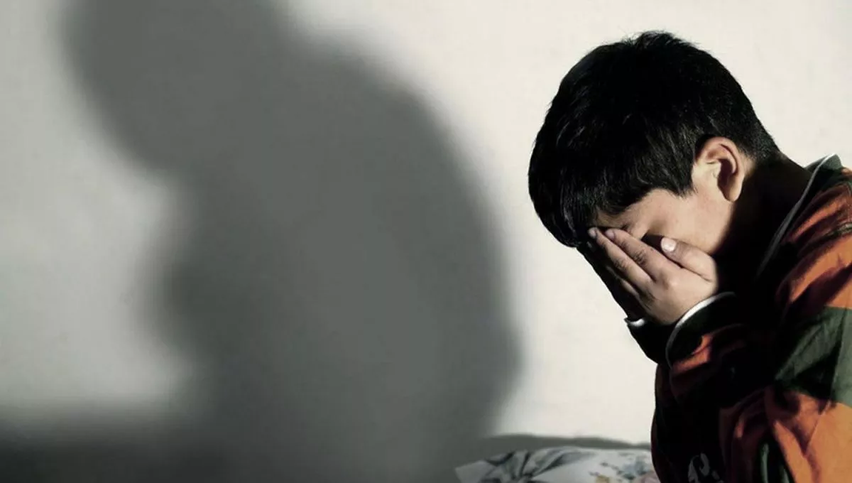 violacion nene